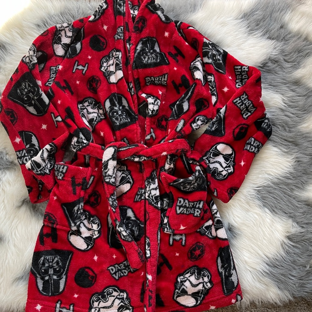 Darth Vader bathrobe size (10/12)